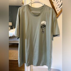Nike Green Short Sleeve Tee with Logo